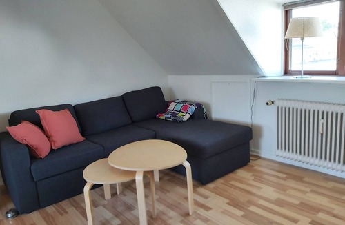Kjellerup Apartment | Økonomisk Ferielejlighed til par i Hjertet af Jylland med Masser af Historie