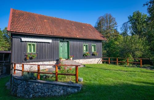 Brod Moravice House | Šajnska Hiža, autentična goranska kuća u prirodi