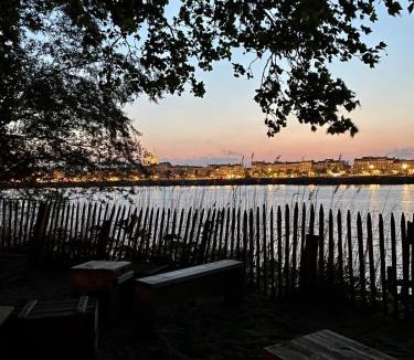 Bastide Apartment | ღ Darwin - Parking, Terrasse, proche des quais