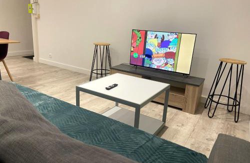 Lallaing Apartment | ღ Le Renouveau - T2 Proche Centre Ville & Gare