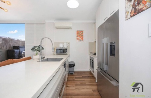 Chippendale Apartment | 位于Chippendale的二房温馨公寓