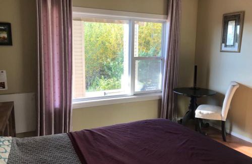 Northwest Calgary House | 民宿Ann's House in Calgary