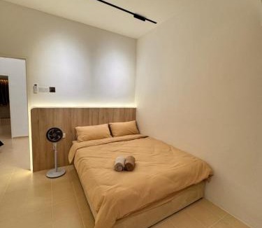 Sri Gading Villa | 现代极简奶油风设计民宿 Parit Raja