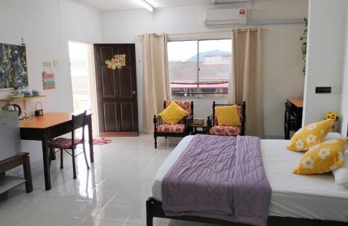 Kluang House | 阳台民宿 16 Terrace