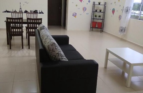Simpang Renggam Apartment | 風跡石屋 TIARA HOMESTAY