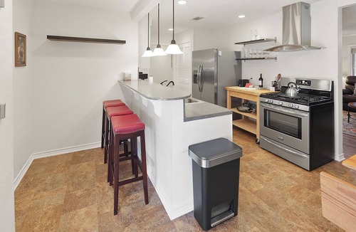 Southeast College Park House | 0.9 Mi to Kyle Field | Large Yard | Pets | Bikes