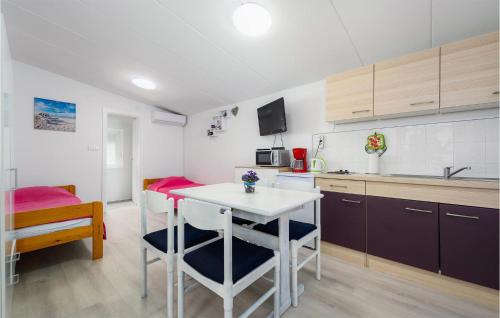 Tar Apartment | 0-Bedroom Apartment In Porec