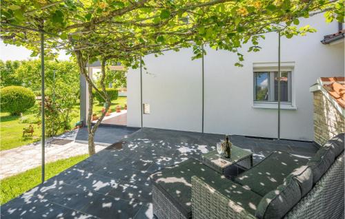 Tar Apartment | 0-Bedroom Apartment In Porec