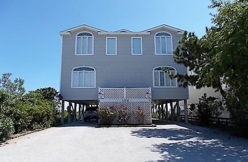 Sunset Beach House | 002W Longue Vue by Sunset Vacations