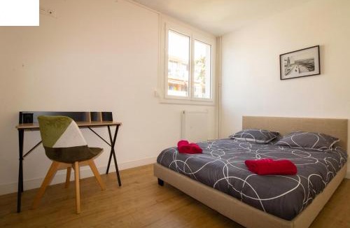 Lemasson Apartment | 005- Appartement 6 chambres, Tramway, Parking,Clim