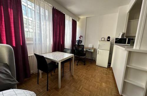 Saint-Gervais Temple Apartment | 01 Convenient Central Studio - Station Station