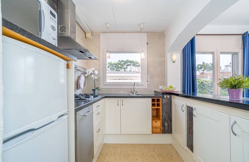 Empuriabrava Villa | 0119-MONTSENY House with studio