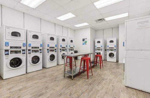 St. Johns Apartment | [02] ATX Studio: 1 Queen, Dog Park, Laundry Access