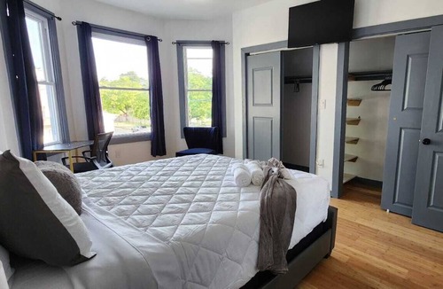 Primos Secane House | #02 Master Room + Private Bathroom in Angora