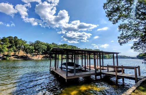 Mid America House | #04-Adorable Large 1 Bedroom Lakeside Cottage- Pet Friendly