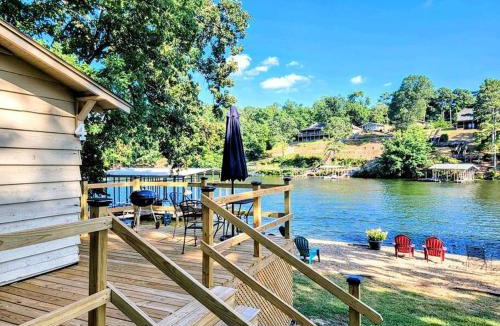 Mid America House | #04-Adorable Large 1 Bedroom Lakeside Cottage- Pet Friendly