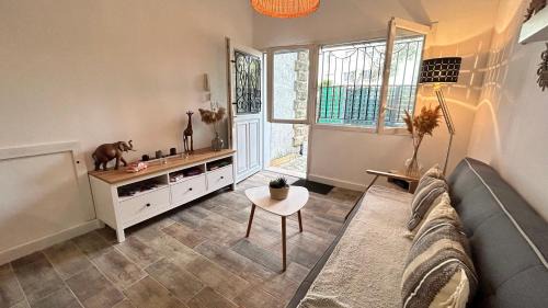 Celleneuve Apartment | 047- T2 Proche MBS, 4pers, Wifi, Parking, jardinet