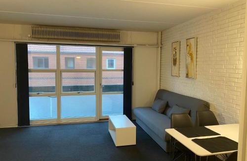 Esbjerg Apartment | (048) Vesterhavsgade 47 door 2