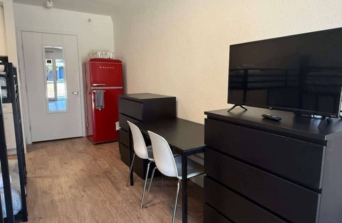 St. Johns Apartment | [05] ATX Studio: 2 Bunk Beds, Sleeps 4