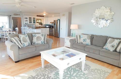 Dauphin Island House | 058 Seasons