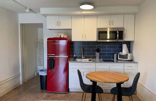 St. Johns Apartment | [06] ATX Studio: 1 Queen, Dog Park, Laundry Access