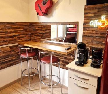 Razac-sur-l'Isle Apartment | 06 - Très joli 2 pièces neuf climatisé et tout équipé pour 1 à 4 personnes avec 3 lits, vue sur jardin, parking privatif gratuit, grand fourgon possible, tout le linge de maison est fourni