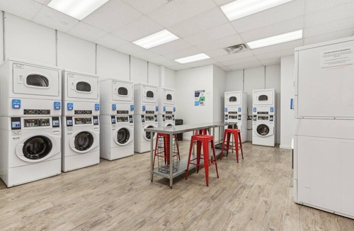 St. Johns Apartment | [09] ATX Studio: 1 Queen & 1 Twin, Sleeps 3