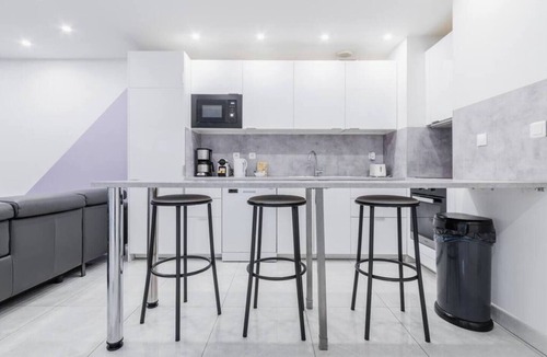 Arcueil House | 09. Authentic House