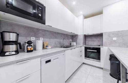 Arcueil House | 09. Authentic House