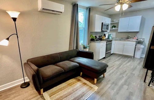 Dixieland Apartment | 1/1 Downtown Lakeland Pet Friendly Home
