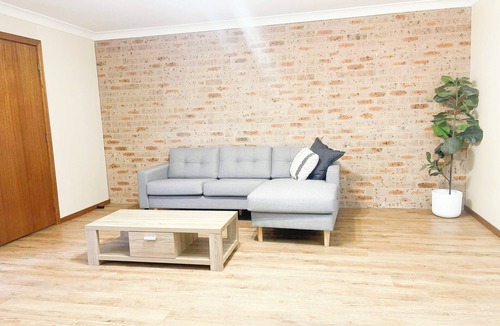 Bourkelands House | 1/1 Overdale Drive, Bourkelands