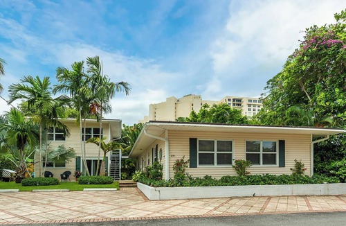 West Palm Beach Apartment | 1/1 steps from downtown w/bikes. clean & comfortable