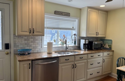 Wall House | 1/2 Block to Beach- Spring Lake Border- Fall/Winter Weekends available