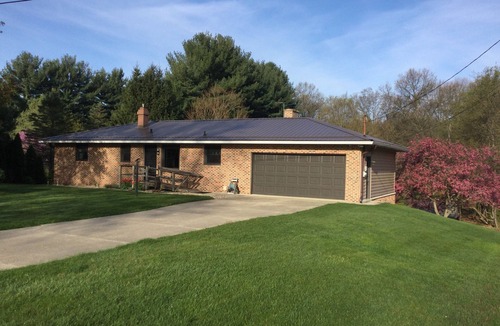 Niles House | 1/2 House 3 BR 1Bath w/Living RM Full Kitchen 12 Miles from ND