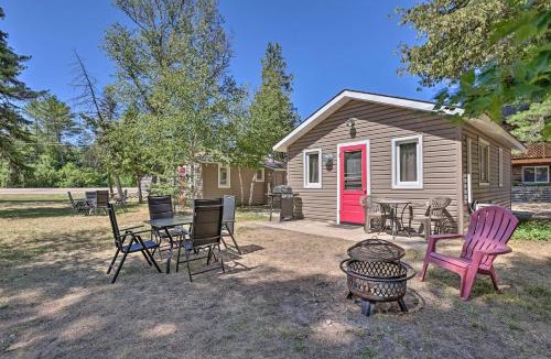 Suttons Bay House | 1/2 Mi to Dtwn! Suttons Bay Cottage w/Fire Pit
