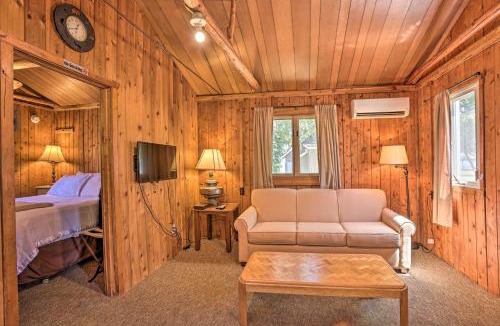 Suttons Bay House | 1/2 Mi to Dtwn! Suttons Bay Cottage w/Fire Pit
