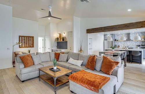 Dobson Ranch House | < 1/2 Mi to Golf! Lakefront Mesa Oasis w/Dock