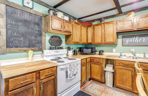 Hardy House | < 1/2 Mi to Lake: Secluded Gem in Cherokee Village