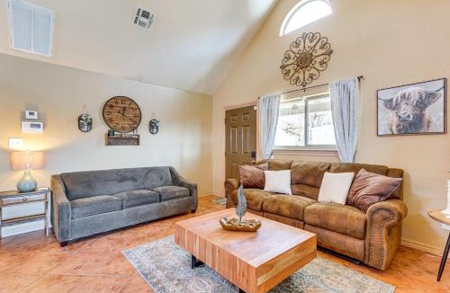 Medicine Park House | 1/2 Mi to Lake Lawtonka: Mtn-View Haven!