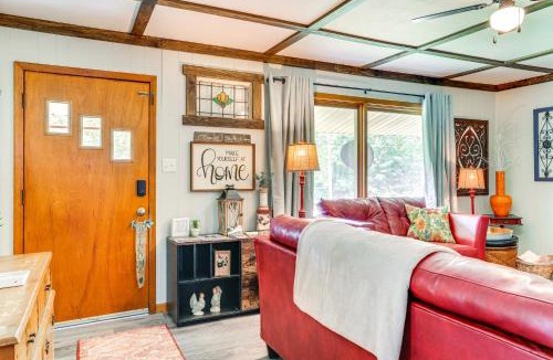 Hardy House | < 1/2 Mi to Lake: Secluded Gem in Cherokee Village