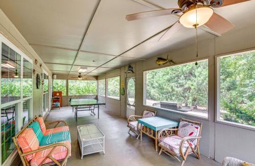 Kingston House | 1/2 Mi to Lake Texoma: Home w/Fire Pit & Grill!