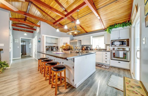 Warsaw House | < 1/2 Mi to Marina: Missouri Lake Getaway