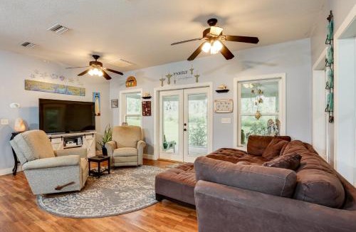 Valona House | 1/2 Mi to Sapelo River: Family Home w/Large Yard