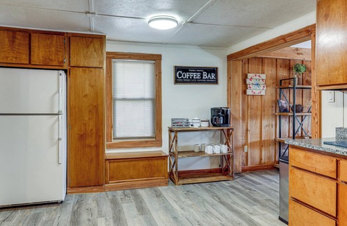 Mammoth Spring Cabin | 1/2 Mi to State Park! Riverfront Ozarks Retreat