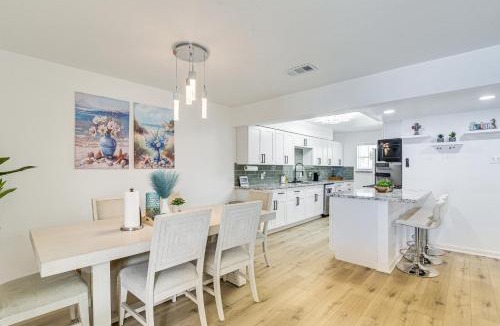 La Porte House | 1/2 Mi to Sylvan Beach Park! Chic Townhome w/Yard