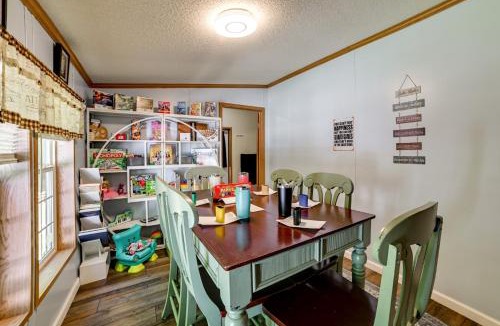 Kuttawa House | 1/2 Mile to Eureka Boat Ramp on Lake Barkley!