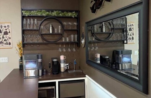 Colbert House | 1, 2 or 3 rooms|Couples Retreat|Riverfront|Firepit