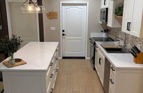 Colbert House | 1, 2 or 3 rooms|Couples Retreat|Riverfront|Firepit