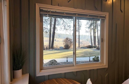 Colbert House | 1, 2 or 3 rooms|Couples Retreat|Riverfront|Firepit