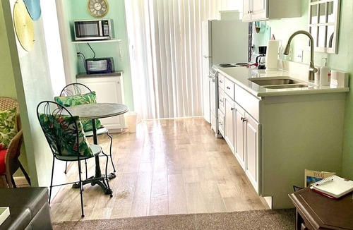 Corpus Christi Apartment | 1.3 miles to beach & conveniently located to fishing,restaurants & shopping!